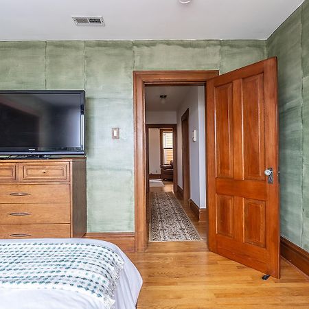 Charming Capitol Hill Craftsman Villa Seattle Exterior photo